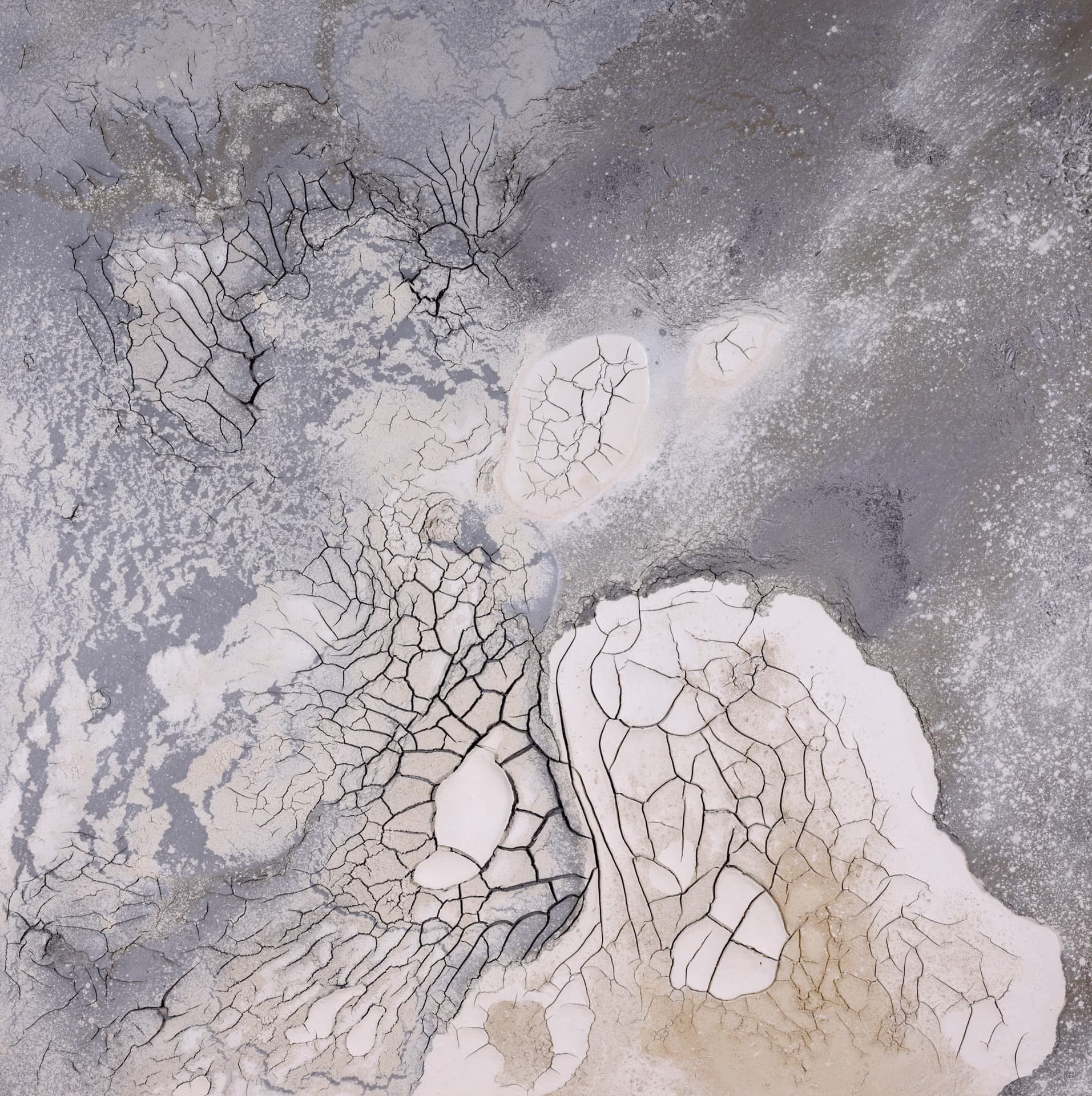 Danae Mattes: Of Water, Dust, and Light