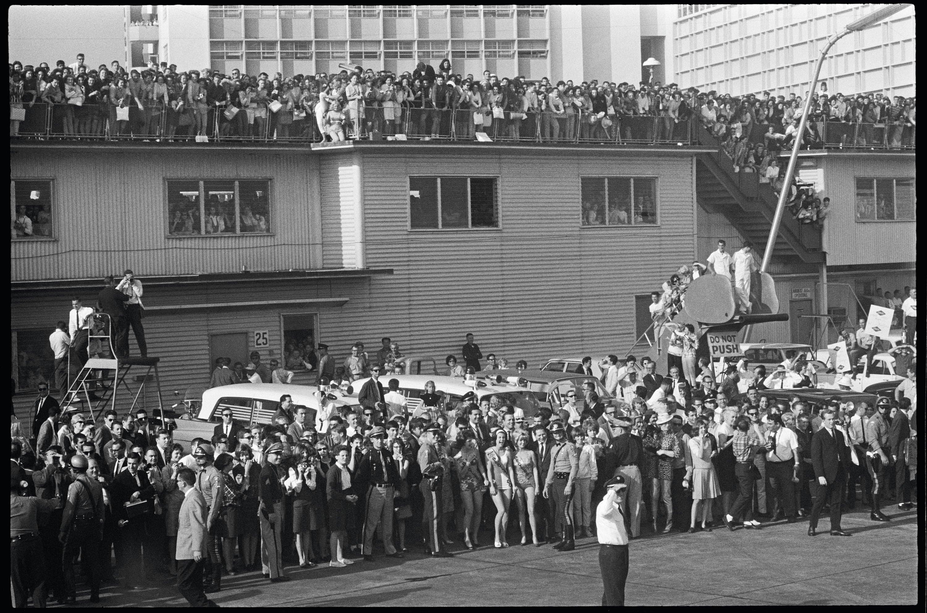 Paul McCartney Photographs 1963-64: Eyes of the Storm
