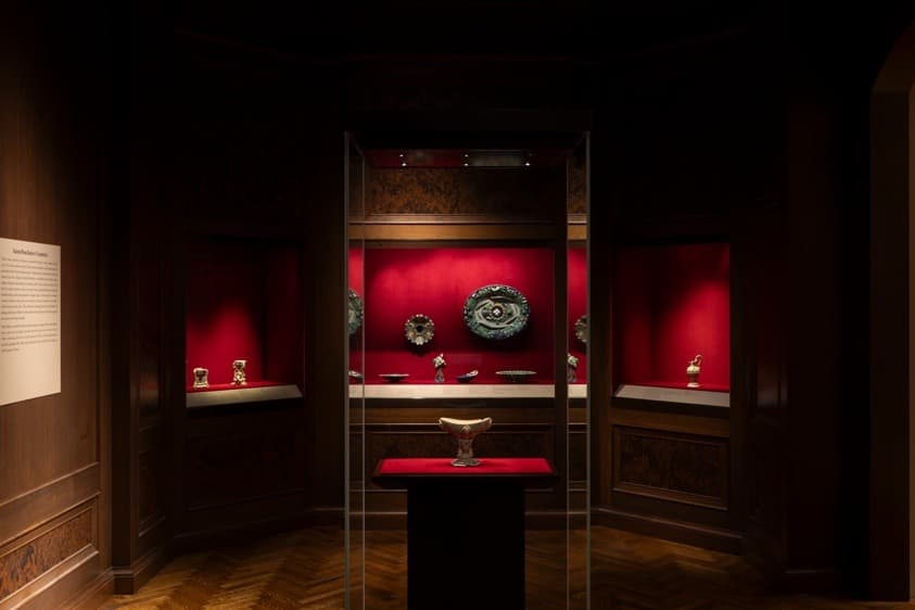 Installation view 2 of 8
