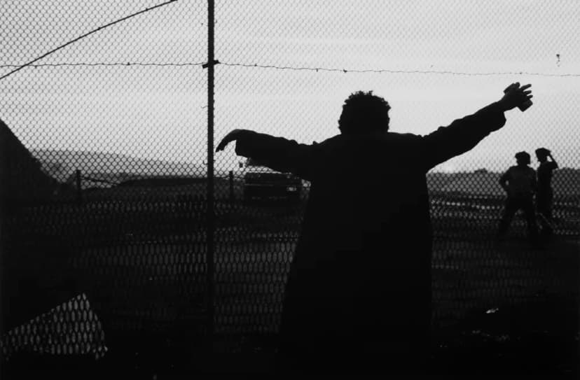Graciela Iturbide, The border (En la frontera), Tijuana, México