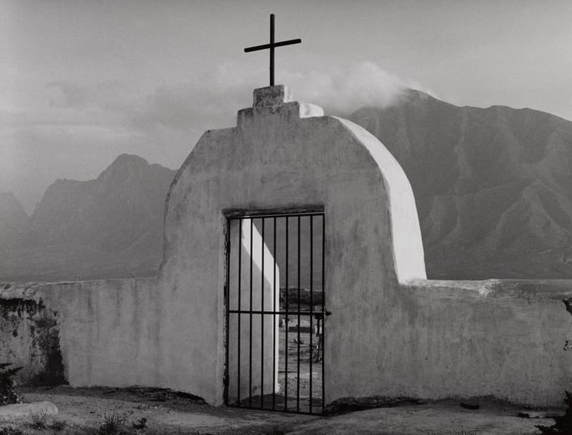 Cementerio, Mina, Nuevo León / Cemetery, Mina, Nuevo Léon, 1990; printed later, Mariana Yampolsky. Gelatin silver print. Getty Museum. Gift of Daniel Greenberg and Susan Steinhauser. © Archivo Fotográfico Mariana Yampolsky, Biblioteca Francisco Xavier Clavigero, Universidad Iberoamericana, Ciudad de México