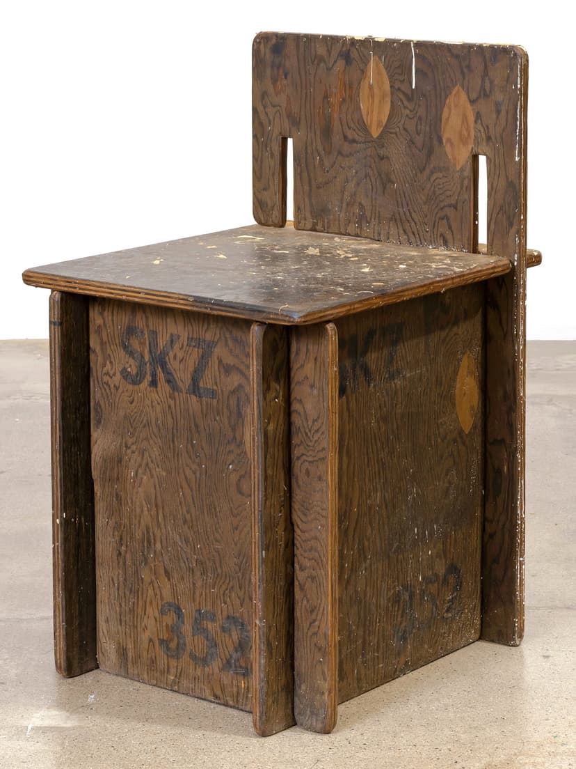 SKZ Student Chair, Room 352